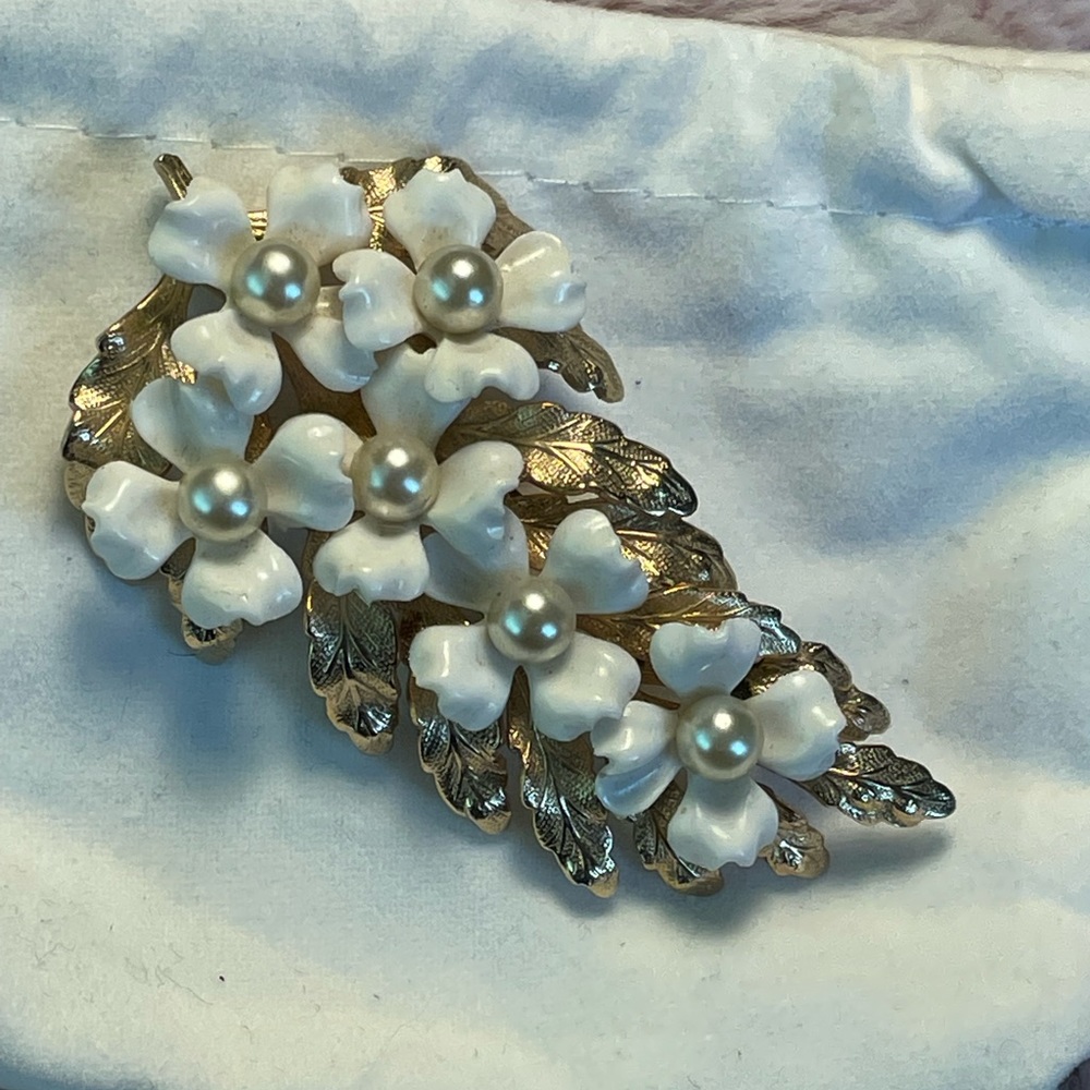 Napier Vintage Faux Pearl Flower Brooch